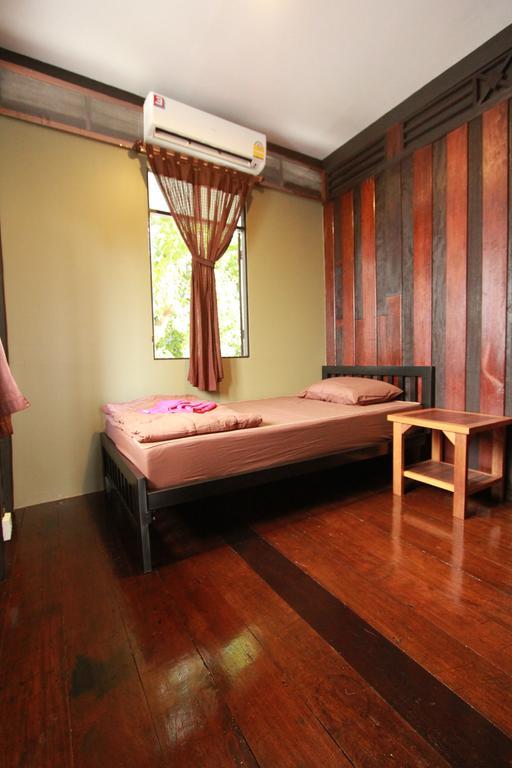 Viman Guesthouse Bangkok Ngoại thất bức ảnh